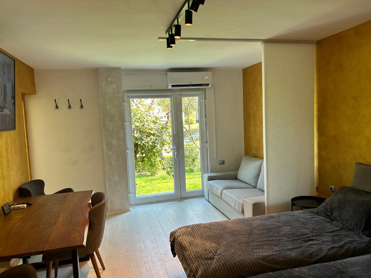 Apartment Gal Novo Mesto Esterno foto